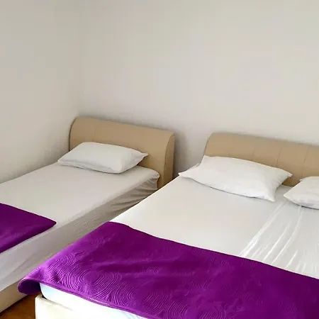 Apartment Kore Vir
